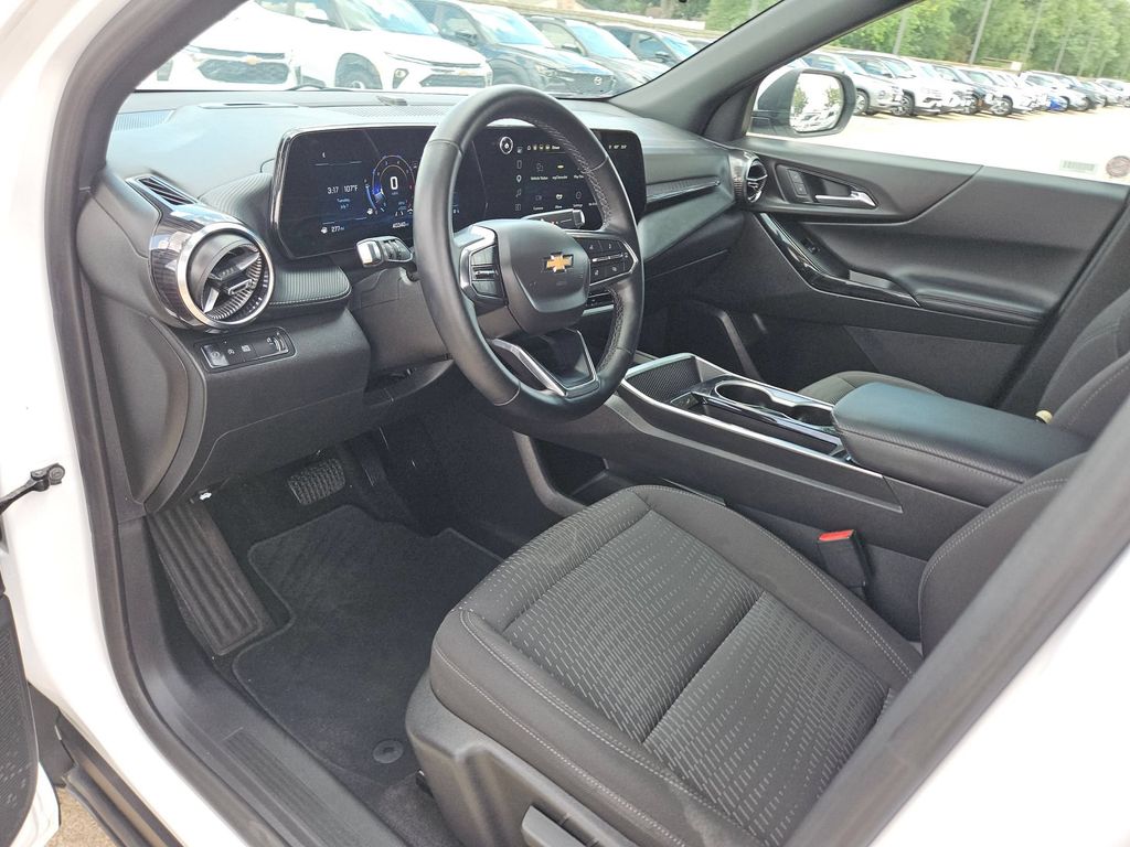 Thumbnail: 2025 Chevrolet Equinox - 13
