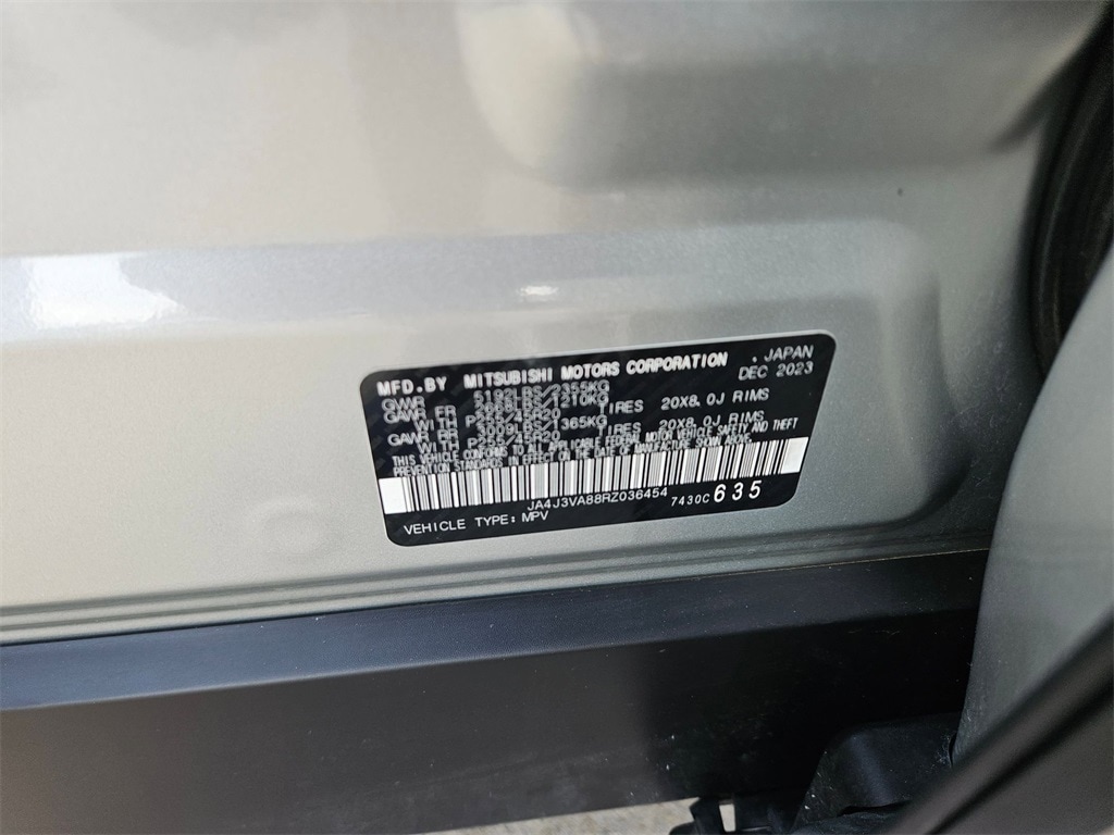 Thumbnail: 2024 Mitsubishi Outlander - 30