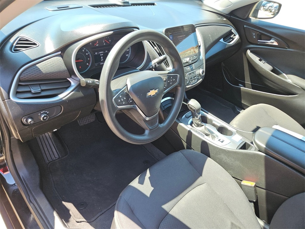 Thumbnail: 2023 Chevrolet Malibu - 15
