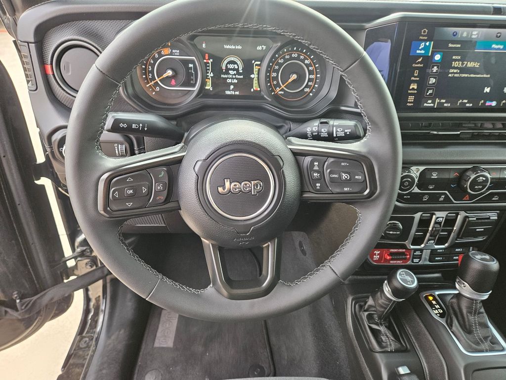 Thumbnail: 2025 Jeep Wrangler - 18