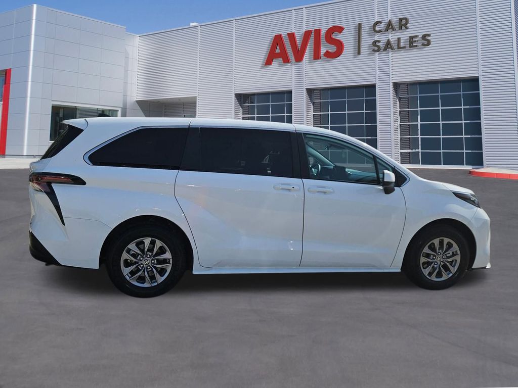 Thumbnail: 2025 Toyota Sienna - 7