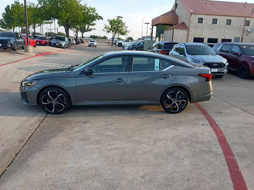 Thumbnail: 2025 Nissan Altima - 4