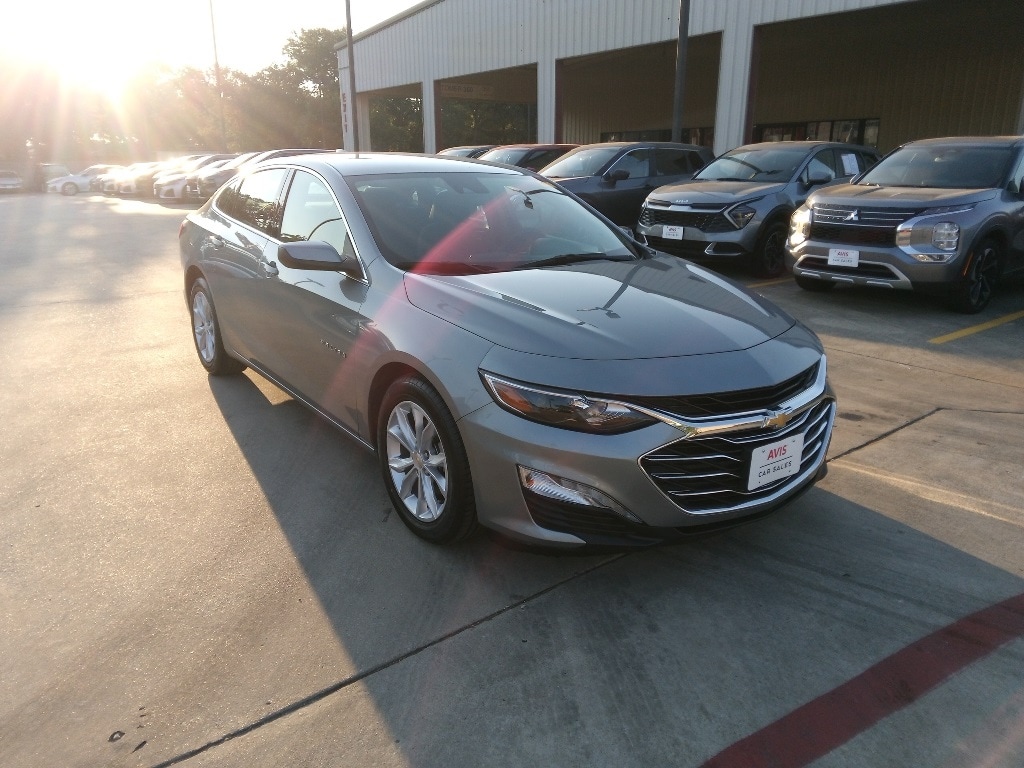 Thumbnail: 2023 Chevrolet Malibu - 3