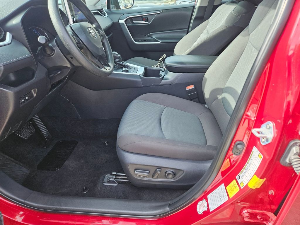 Thumbnail: 2025 Toyota RAV4 - 11