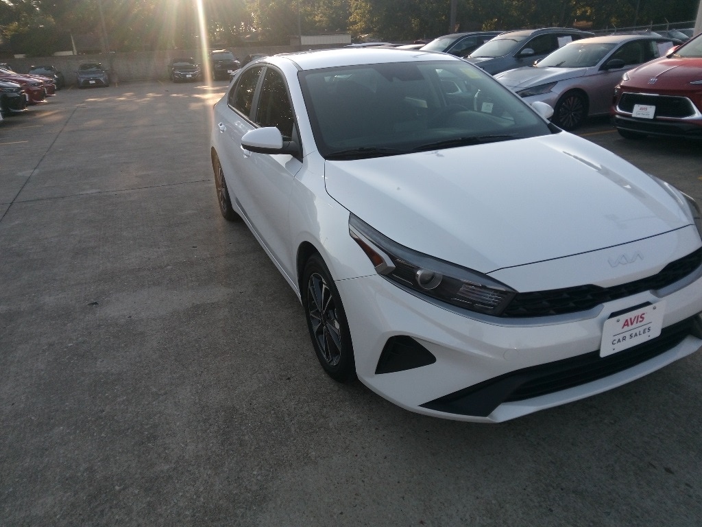 Thumbnail: 2024 Kia Forte - 3