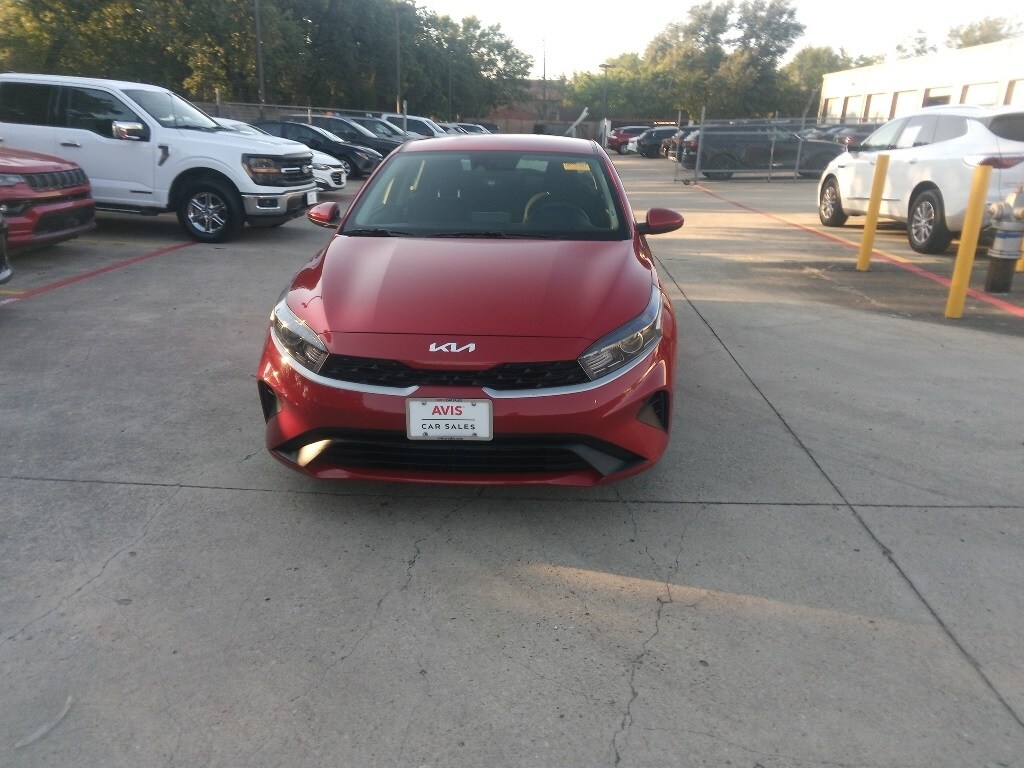 2024 Kia Forte LXS photo 2