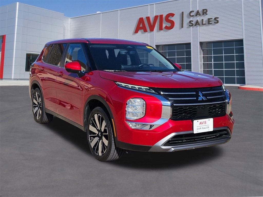 Thumbnail: 2025 Mitsubishi Outlander - 9