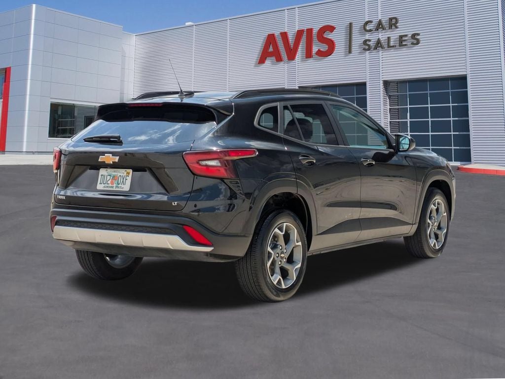 Thumbnail: 2025 Chevrolet Trax - 6