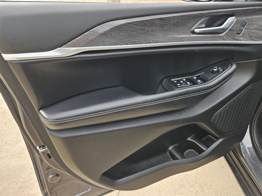 Thumbnail: 2024 Jeep Grand Cherokee L - 13