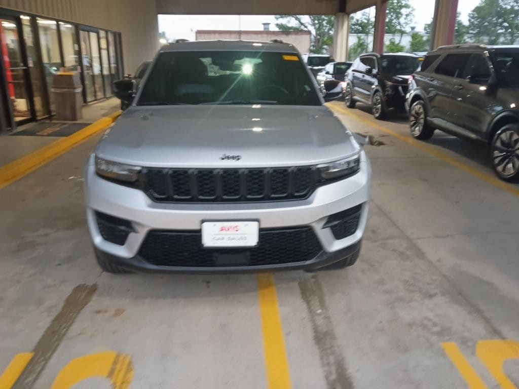 Thumbnail: 2025 Jeep Grand Cherokee - 5