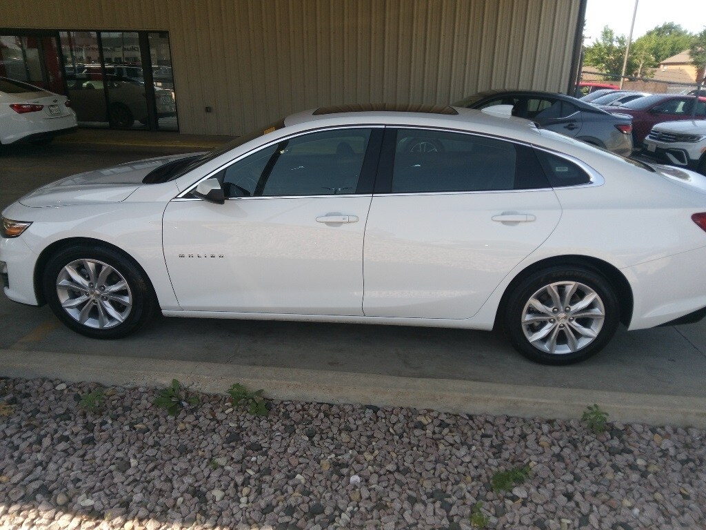 Thumbnail: 2024 Chevrolet Malibu - 3