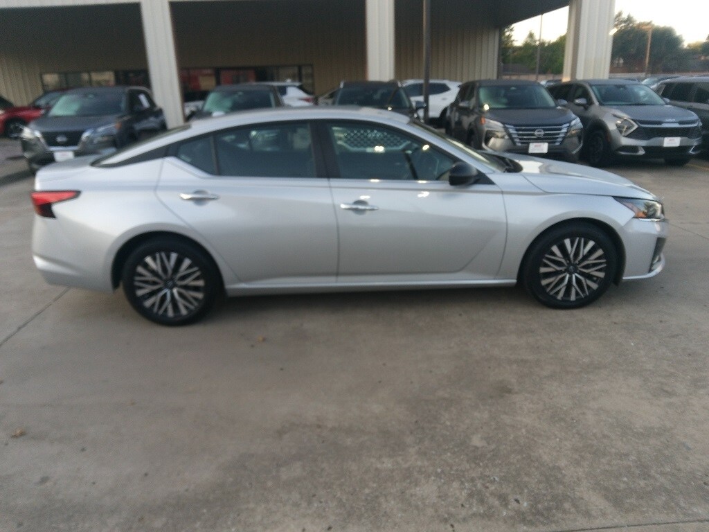 Thumbnail: 2024 Nissan Altima - 4