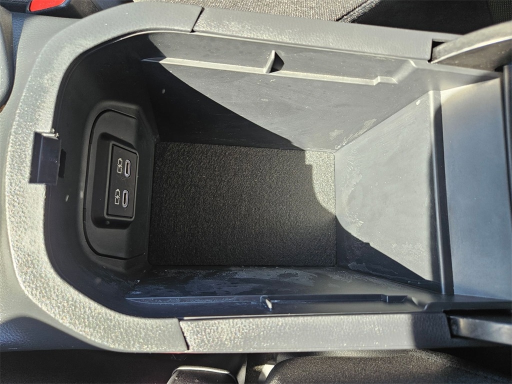 Thumbnail: 2025 Toyota RAV4 - 30