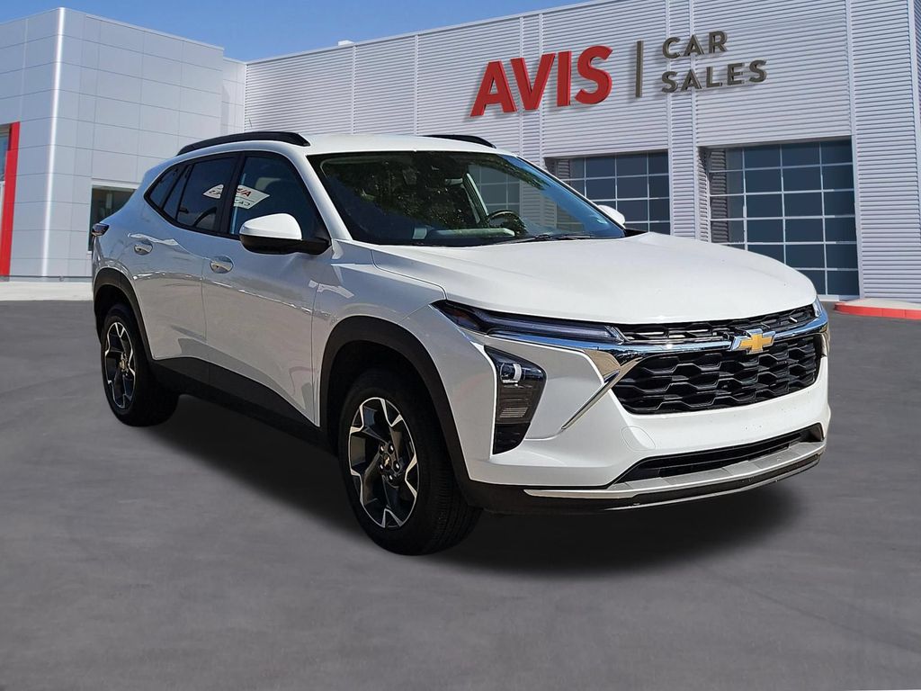 Thumbnail: 2025 Chevrolet Trax - 3