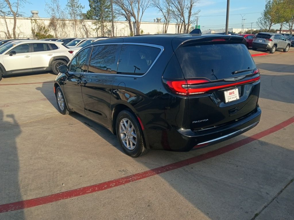 Thumbnail: 2025 Chrysler Pacifica - 12