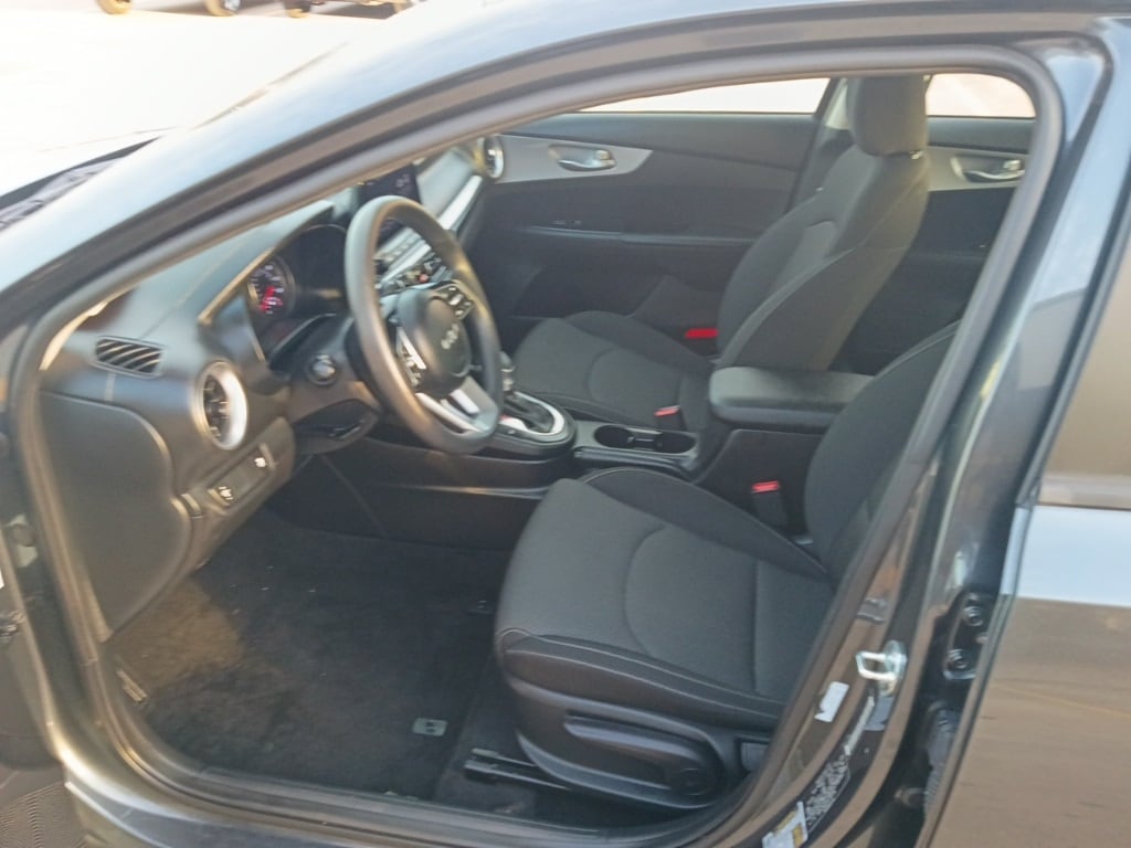 Thumbnail: 2024 Kia Forte - 8