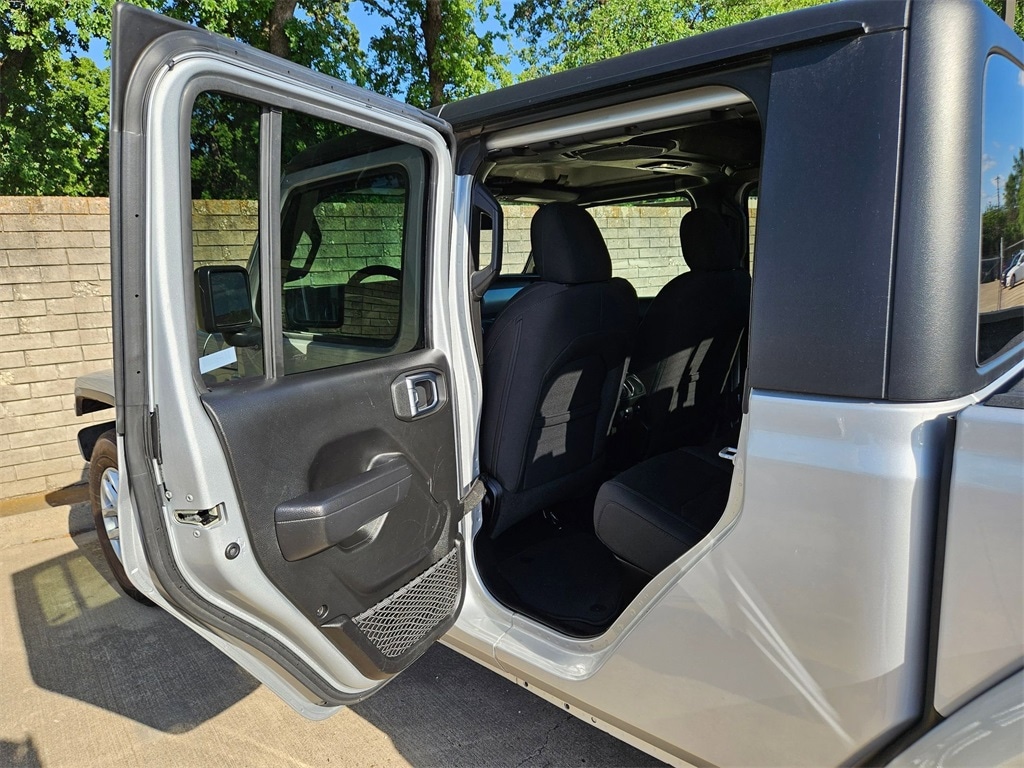 Thumbnail: 2023 Jeep Gladiator - 22