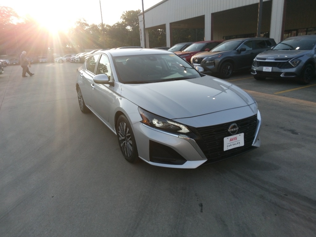 Thumbnail: 2024 Nissan Altima - 3