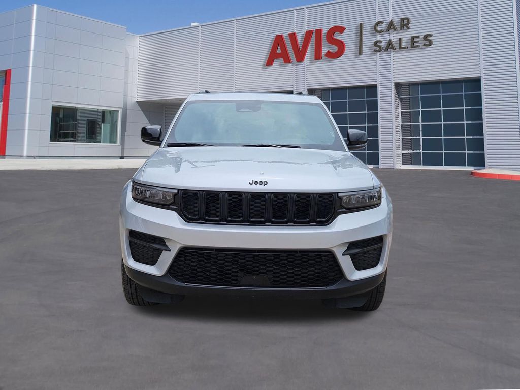 Thumbnail: 2025 Jeep Grand Cherokee - 9