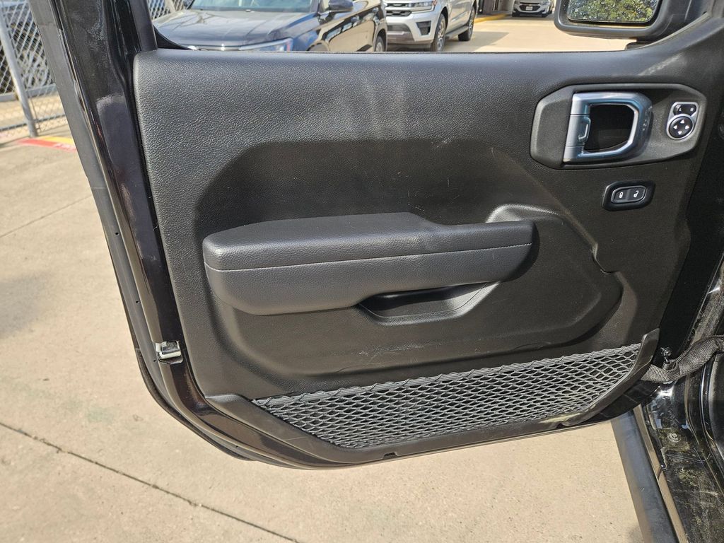 Thumbnail: 2025 Jeep Wrangler - 14