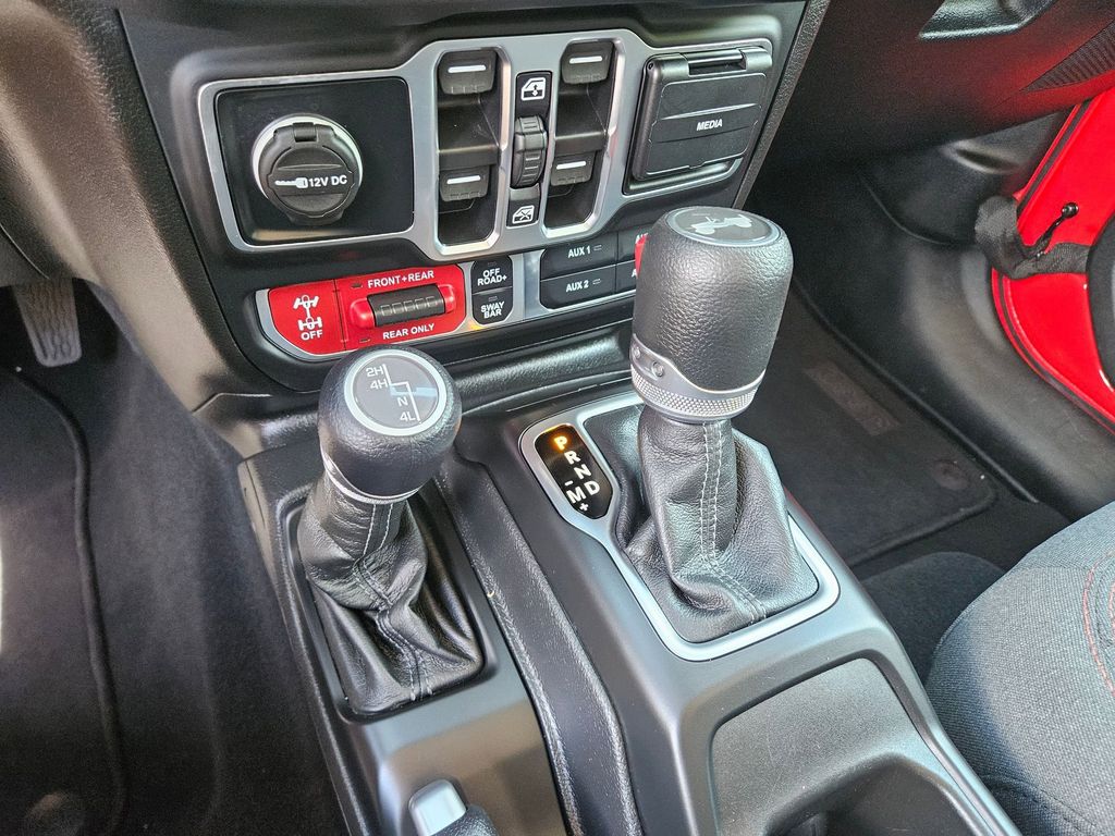 Thumbnail: 2025 Jeep Wrangler - 28