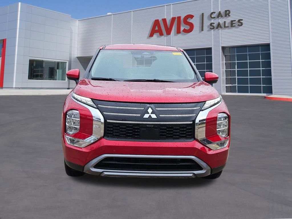 Thumbnail: 2025 Mitsubishi Outlander - 10