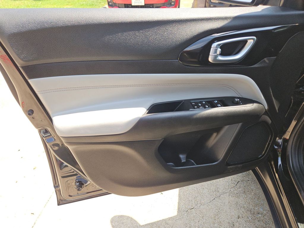 Thumbnail: 2025 Jeep Compass - 14