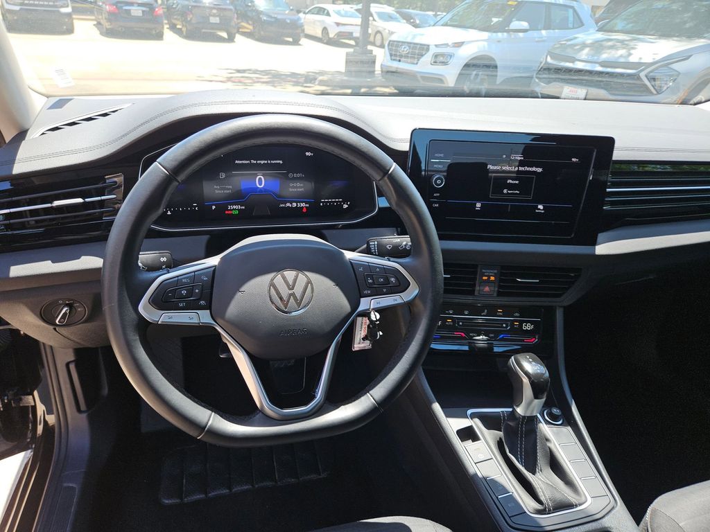 Thumbnail: 2025 Volkswagen Jetta - 17
