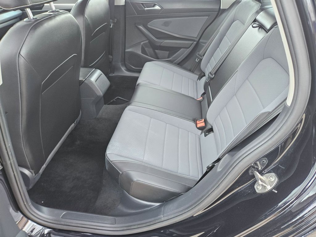 Thumbnail: 2025 Volkswagen Jetta - 27