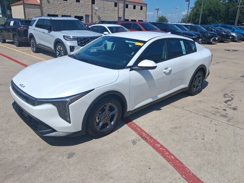 2025 Kia K4's photo