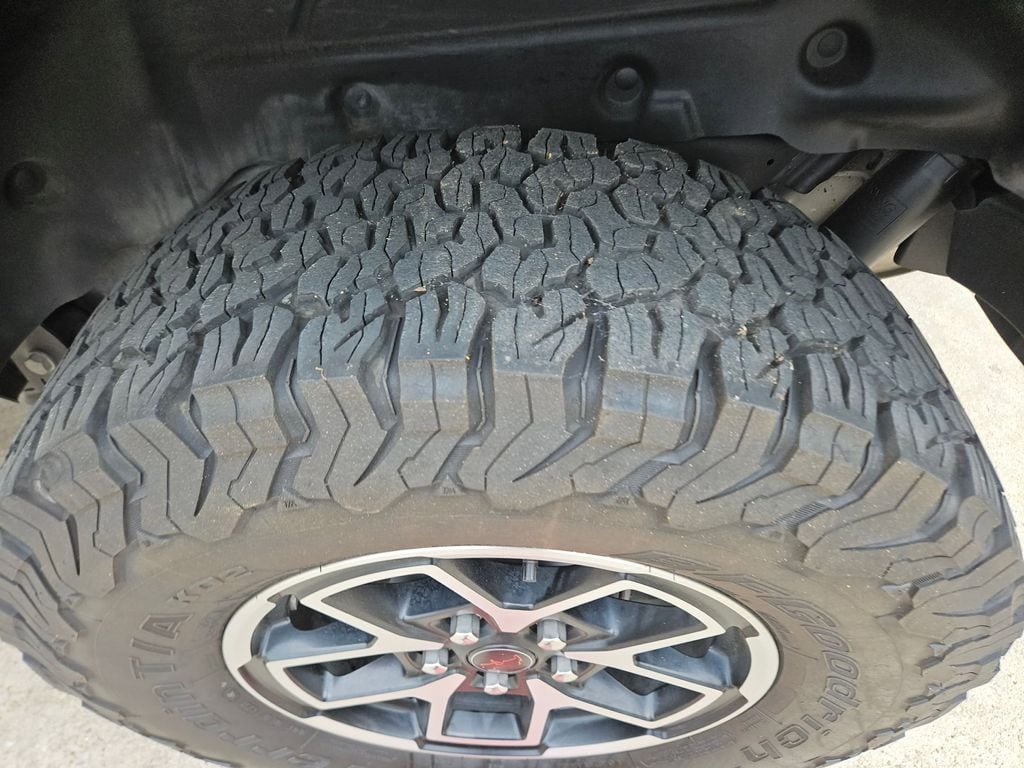 Thumbnail: 2025 Jeep Wrangler - 25