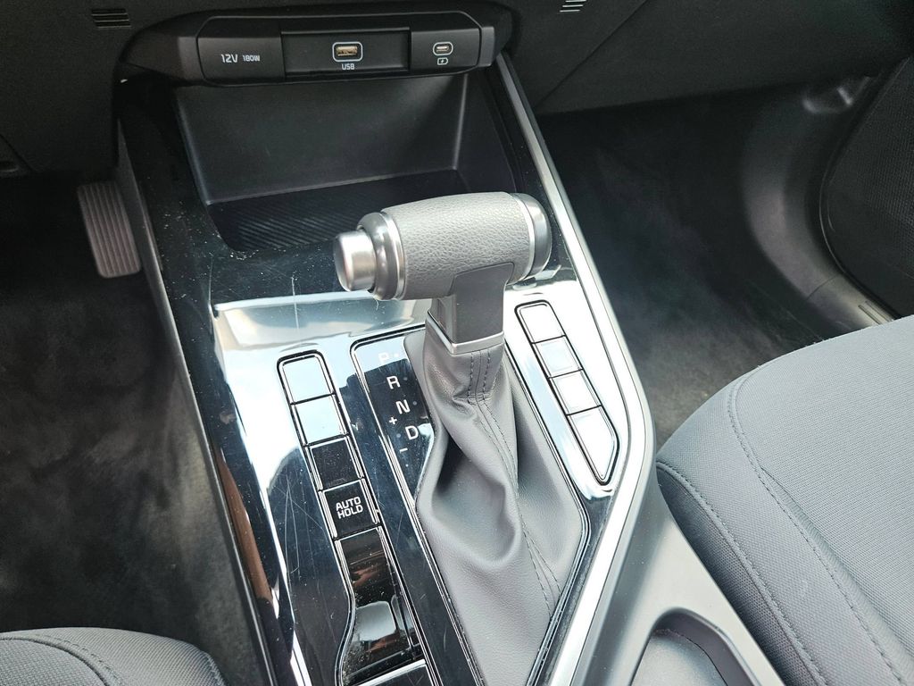 Thumbnail: 2025 Kia Niro - 31