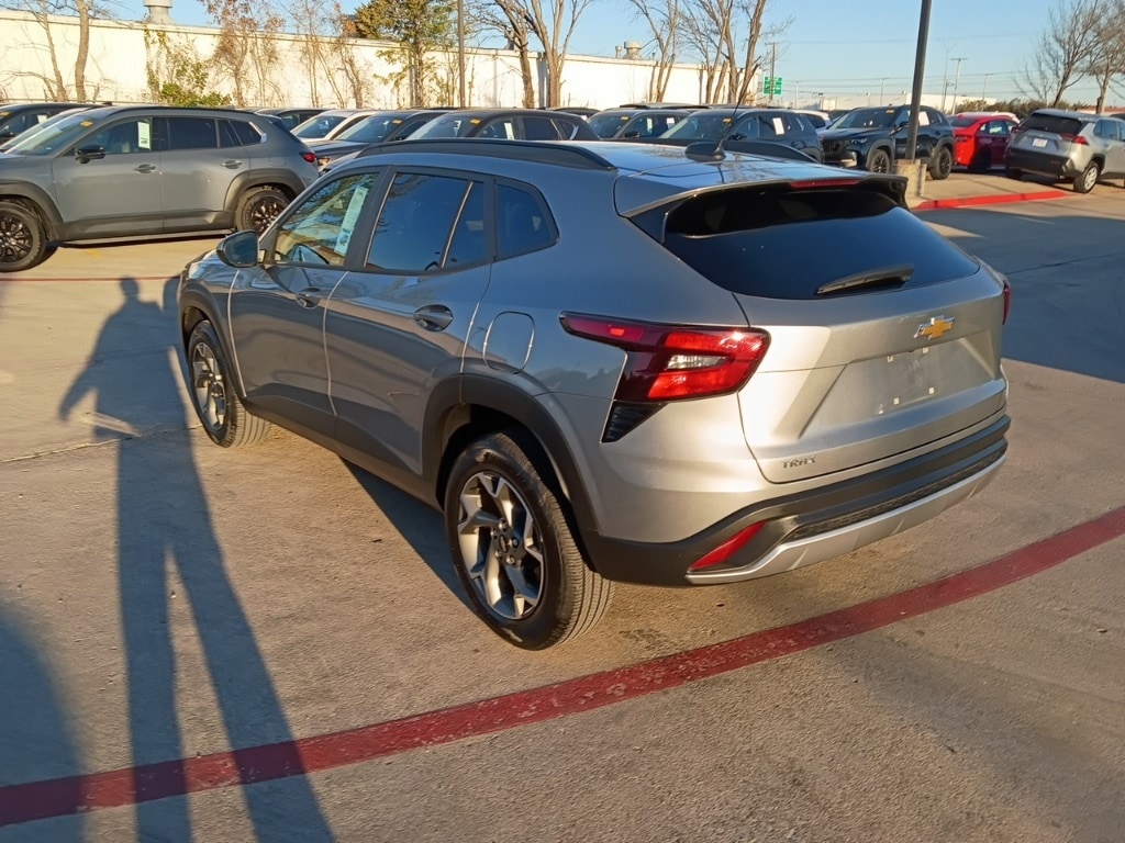 Thumbnail: 2025 Chevrolet Trax - 12