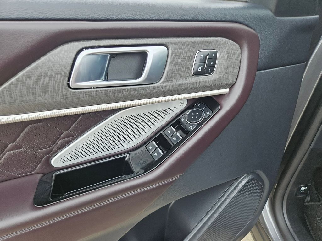 Thumbnail: 2025 Ford Explorer - 15