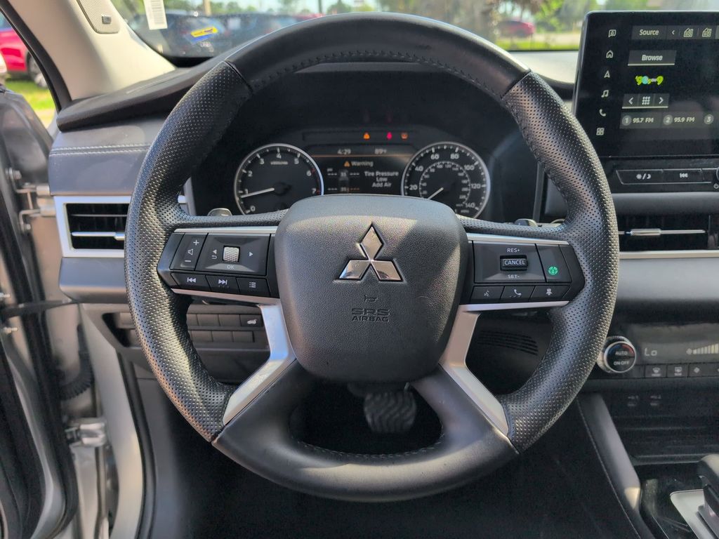 Thumbnail: 2025 Mitsubishi Outlander - 23
