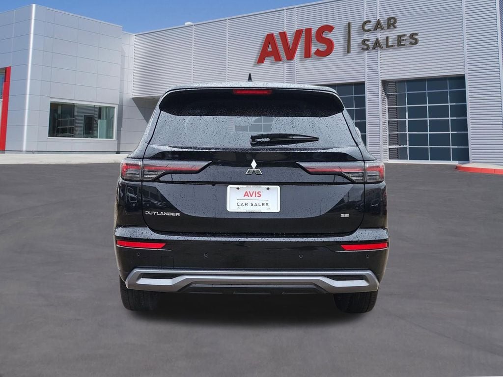 Thumbnail: 2025 Mitsubishi Outlander - 5