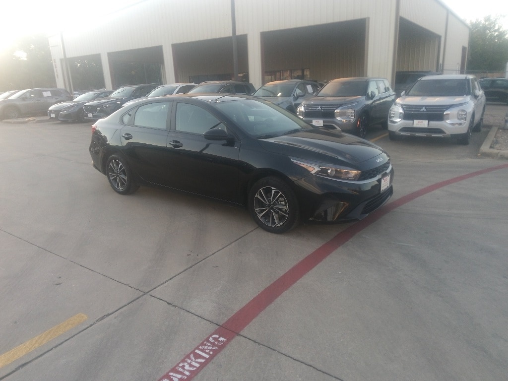 Thumbnail: 2024 Kia Forte - 6