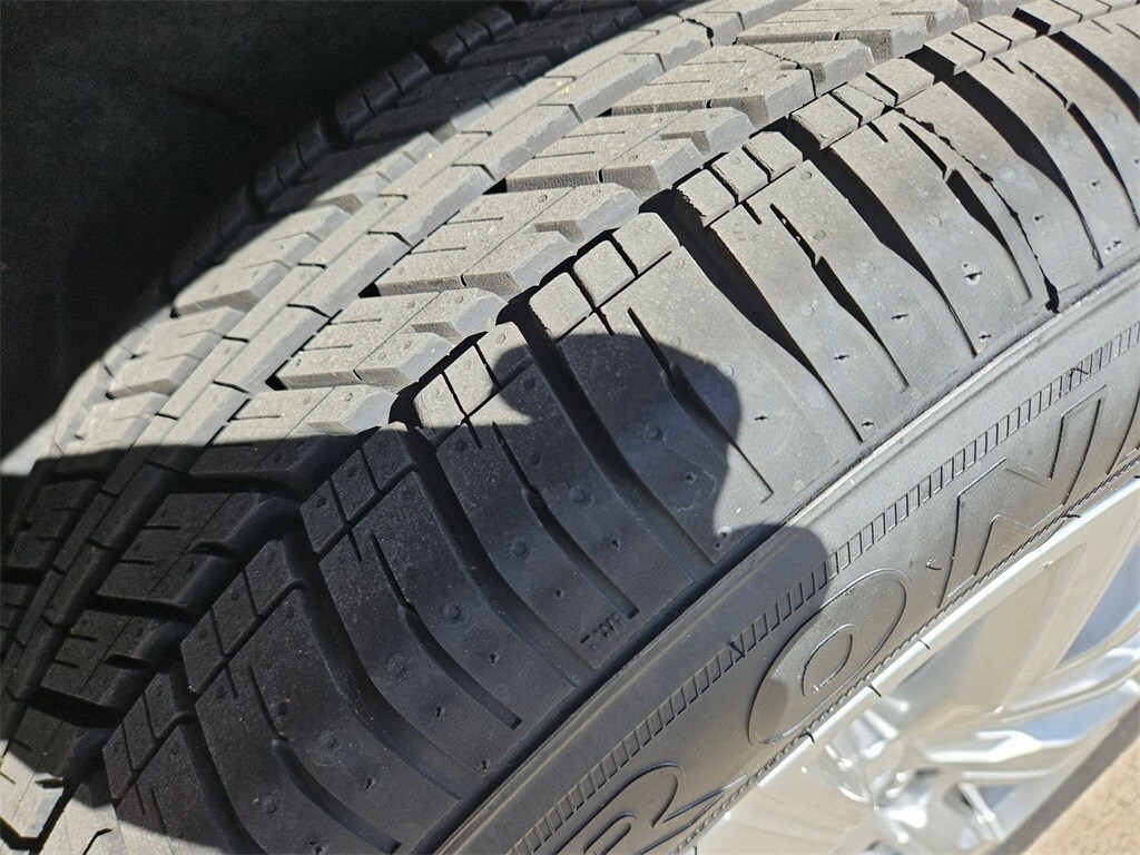 Thumbnail: 2023 Cadillac XT4 - 29