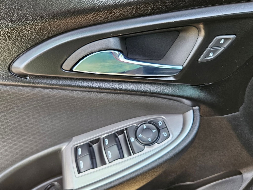 2023 Chevrolet Malibu LT 13