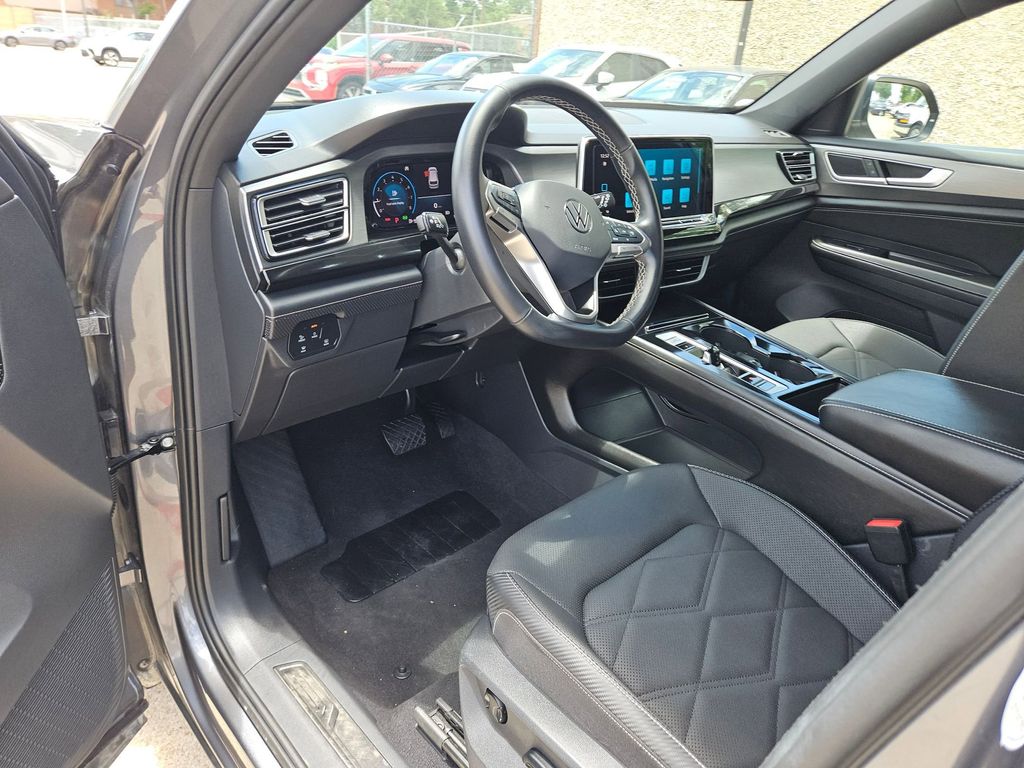 Thumbnail: 2025 Volkswagen Atlas - 13