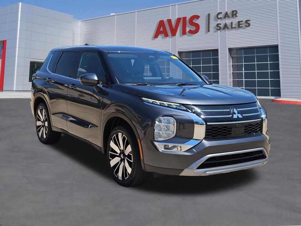 Thumbnail: 2025 Mitsubishi Outlander - 9