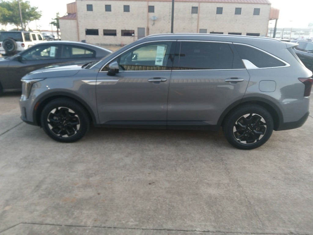 Thumbnail: 2024 Kia Sorento - 3