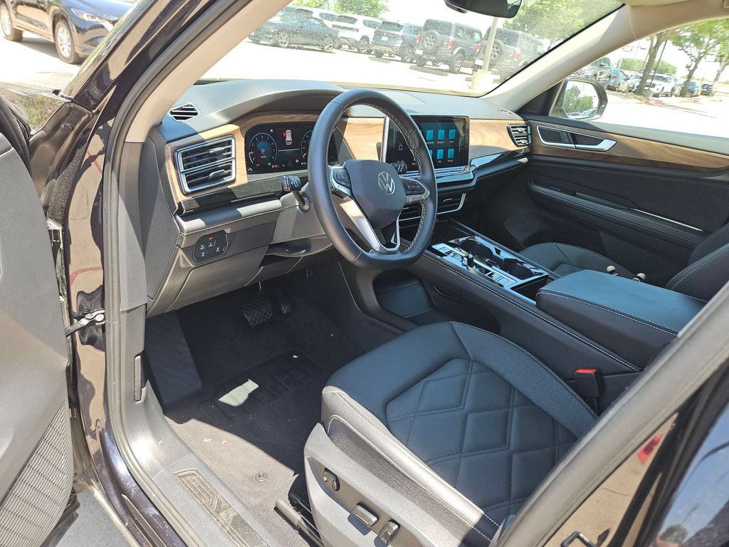 Thumbnail: 2025 Volkswagen Atlas - 13