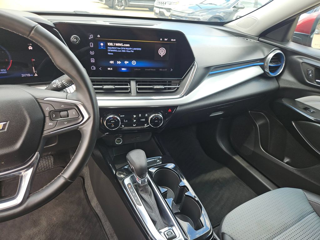 Thumbnail: 2025 Chevrolet Trax - 17