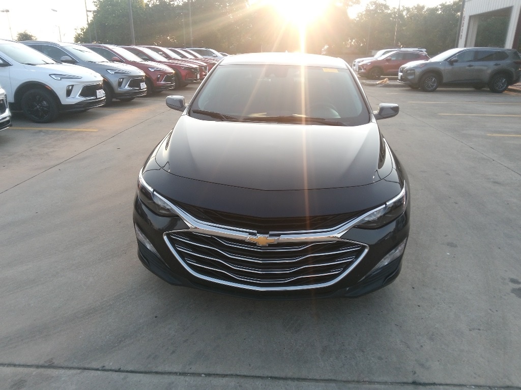 Thumbnail: 2023 Chevrolet Malibu - 2