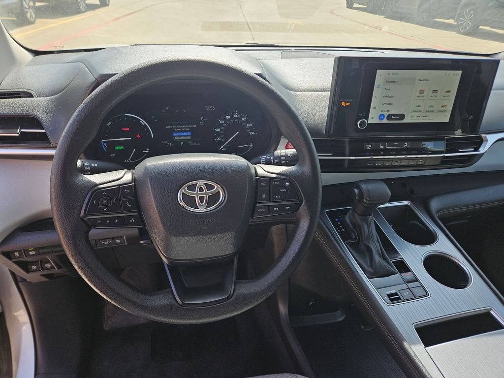 Thumbnail: 2025 Toyota Sienna - 16
