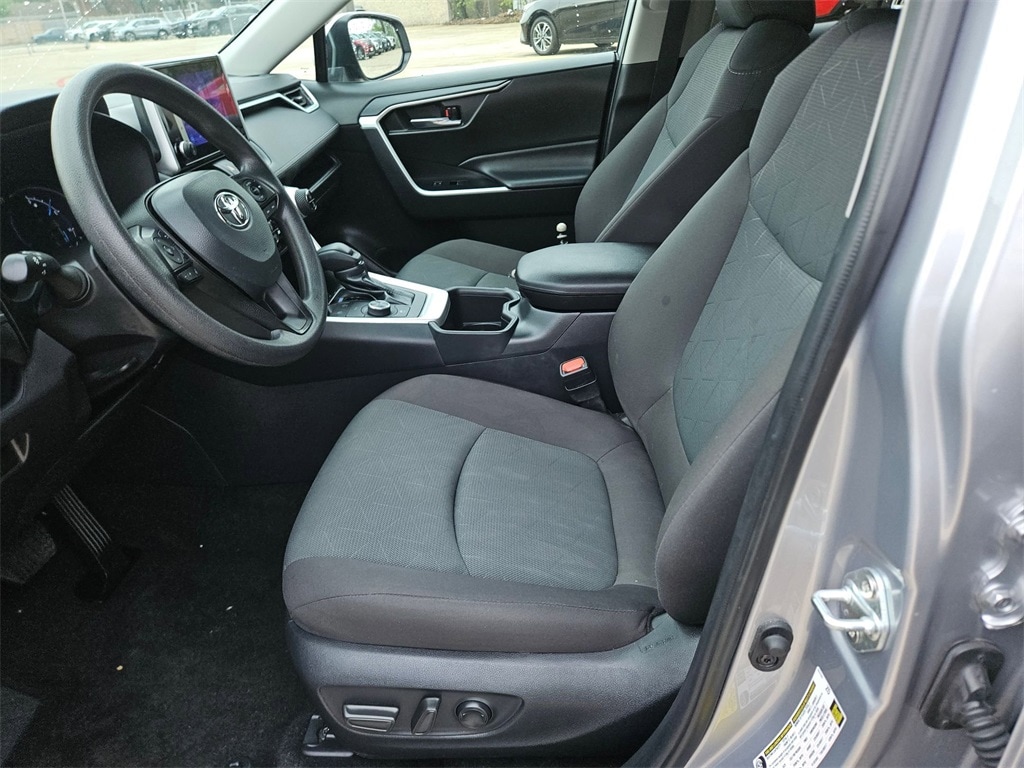 Thumbnail: 2025 Toyota RAV4 - 11