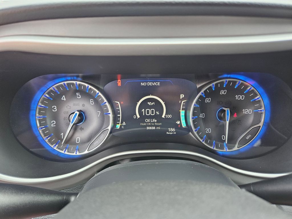 Thumbnail: 2025 Chrysler Pacifica - 19