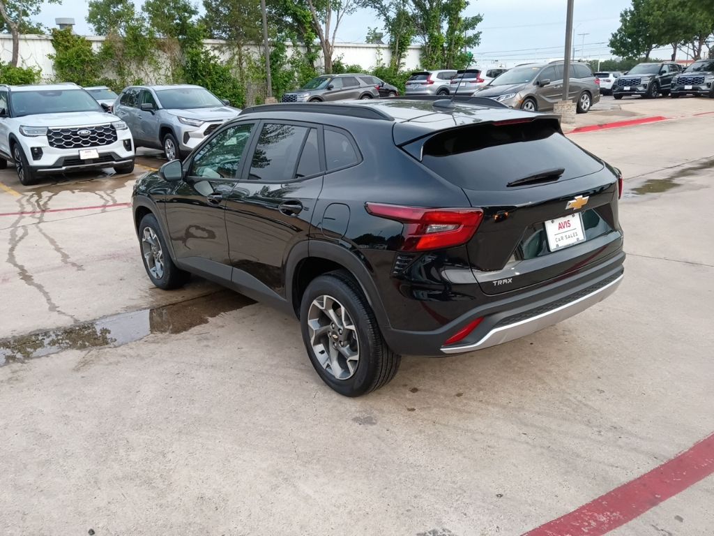 Thumbnail: 2025 Chevrolet Trax - 8