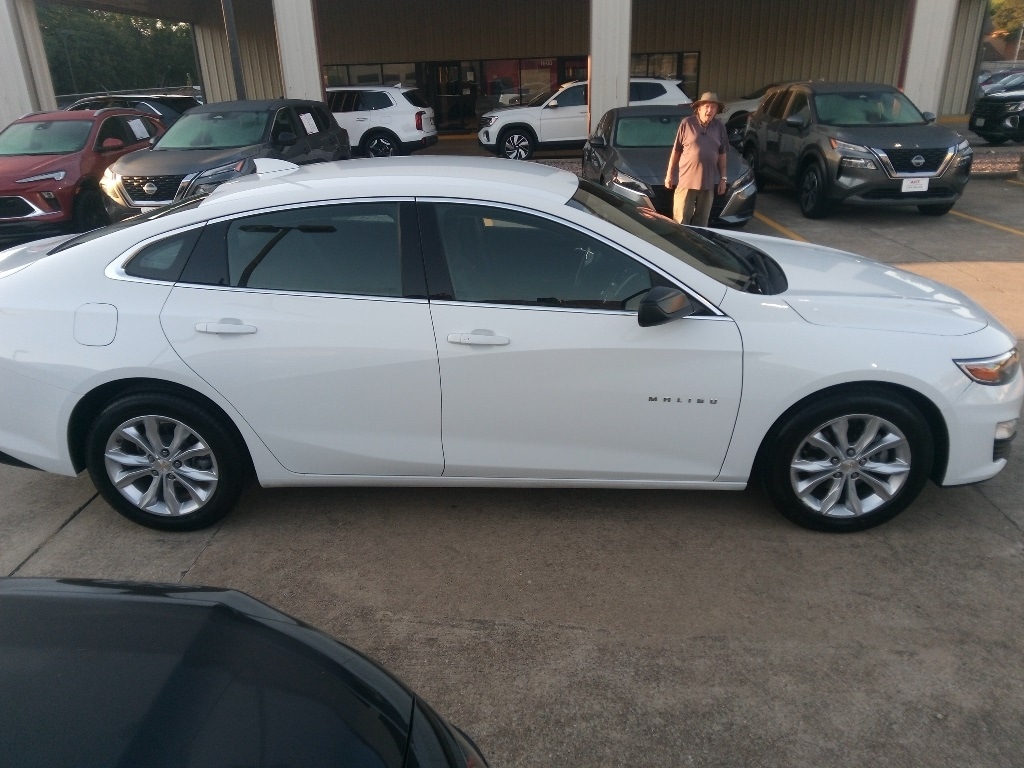 Thumbnail: 2023 Chevrolet Malibu - 7